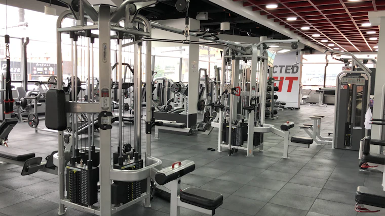 Instalaciones modernas de un centro deportivo